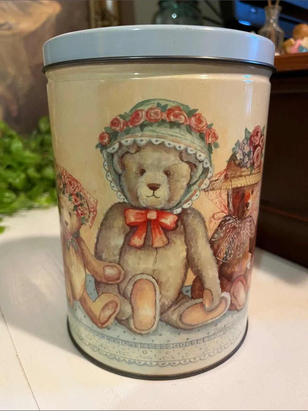 Vintage Tin Bears Fancy Lady’s / Babies Hats & Flowers - 1980’s  - Pastels